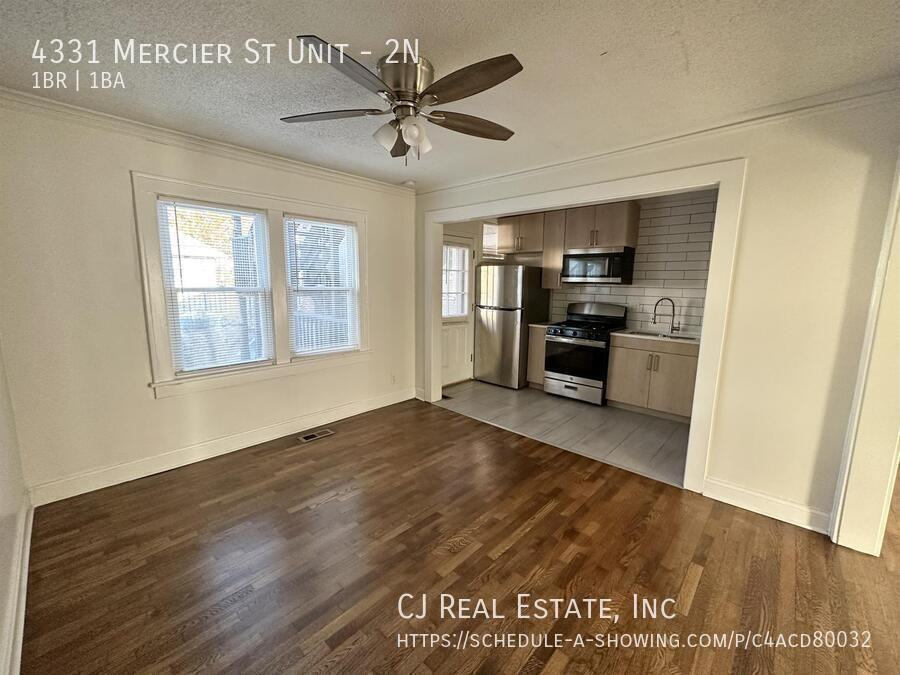 4331 Mercier St #2N - Photo 3 of 10