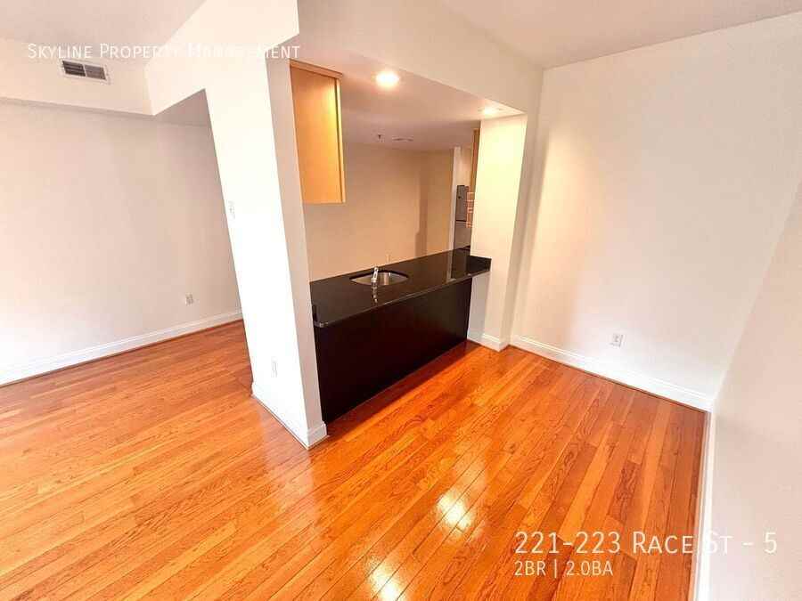 221 Race St #5 - Photo 4 of 15