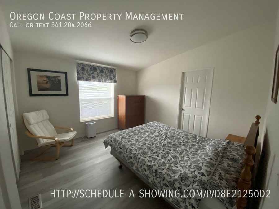 227 Nw 55th St - Photo 5 of 12