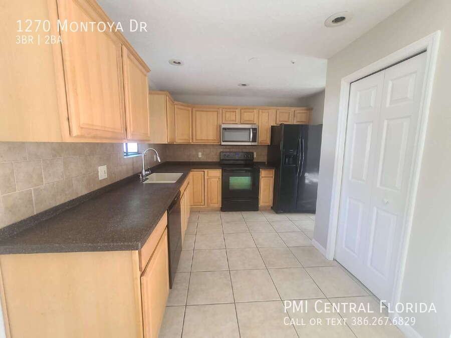 1270 Montoya Dr - Photo 4 of 17
