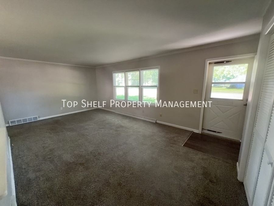514 Sw Cherry St - Photo 2 of 10