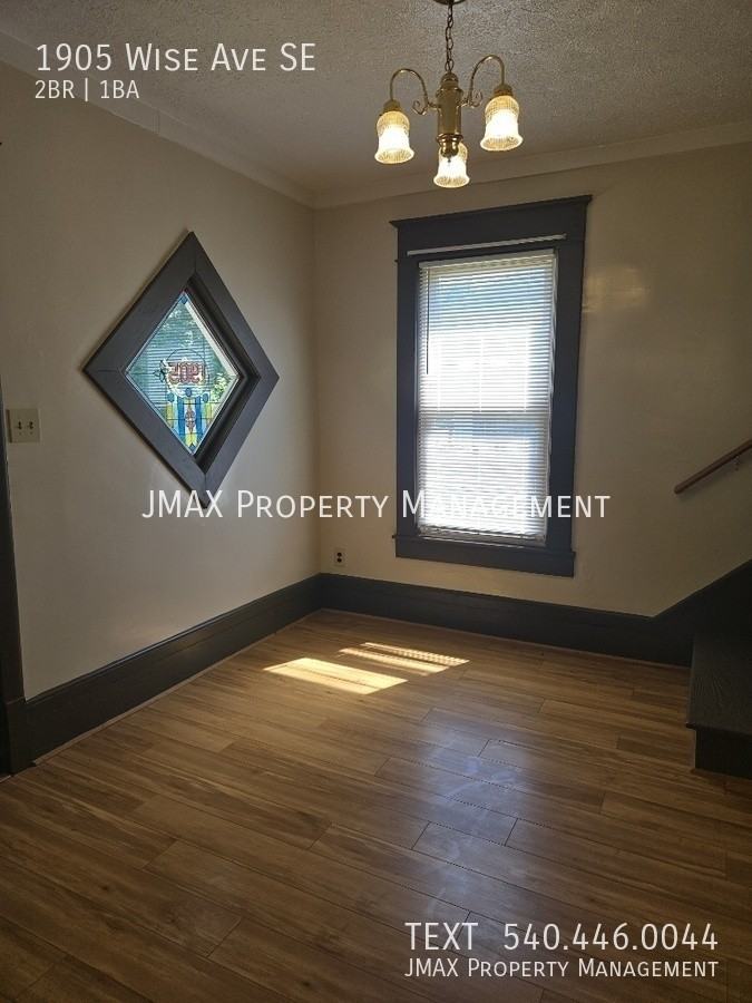1905 Wise Ave Se - Photo 2 of 17