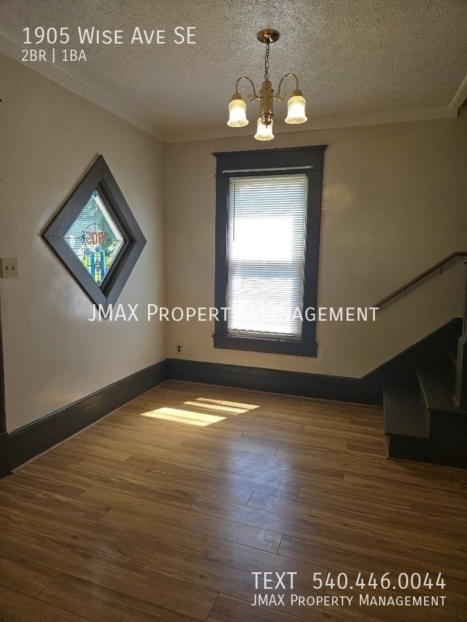 1905 Wise Ave Se - Photo 4 of 17