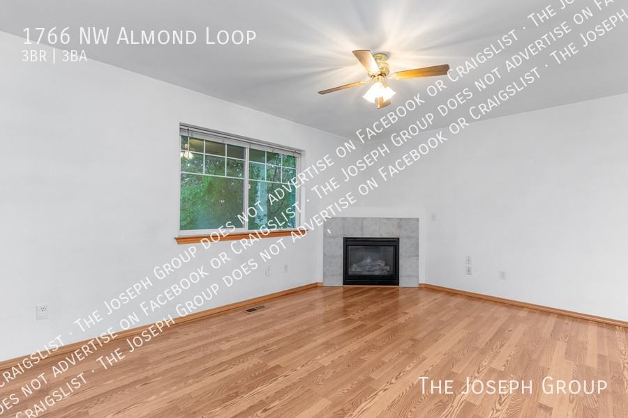 1766 Nw Almond Loop - Photo 3 of 36