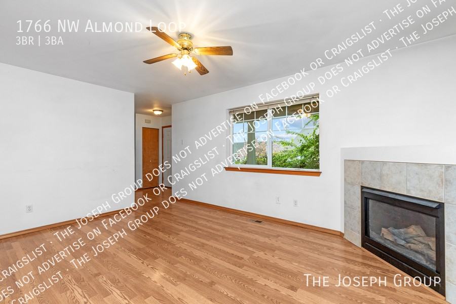 1766 Nw Almond Loop - Photo 4 of 36