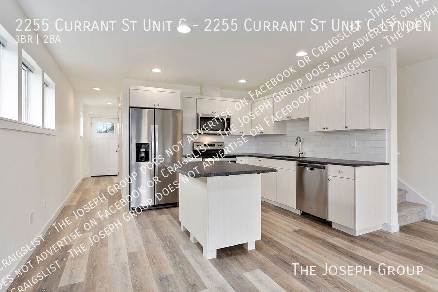 2255 Currant St Unit C - Photo 3 of 30