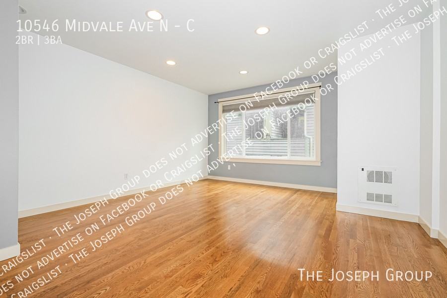 10546 Midvale Ave N #C - Photo 5 of 28