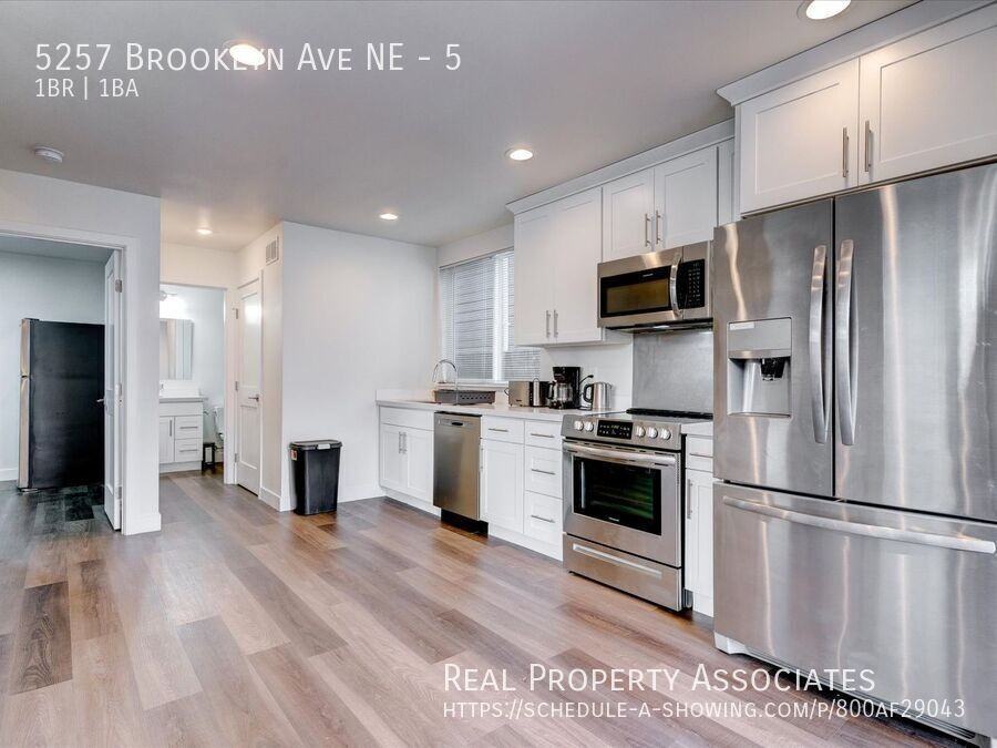 5257 Brooklyn Ave Ne #5 - Photo 4 of 17