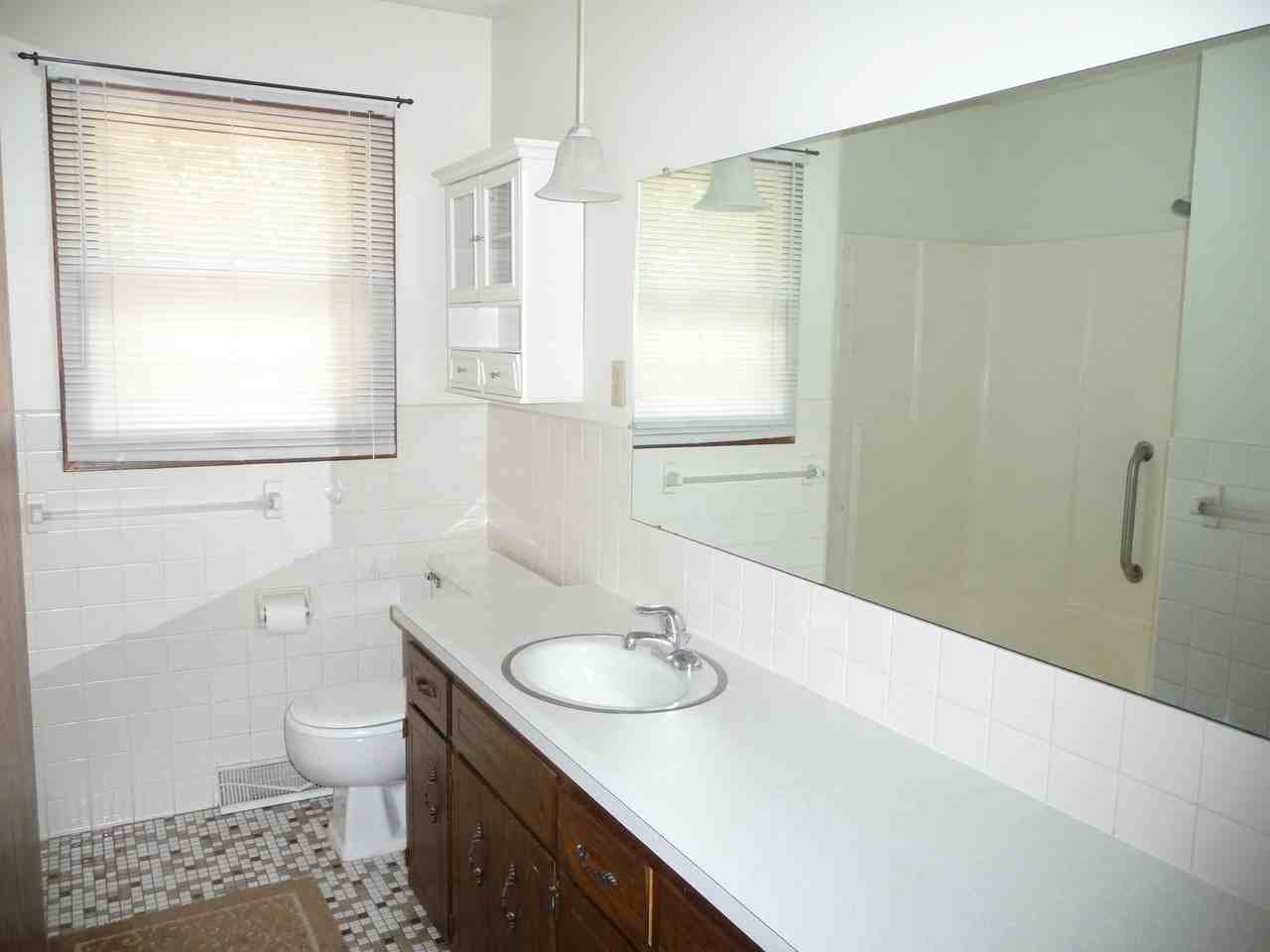 1047 Tyler St S - Photo 5 of 16