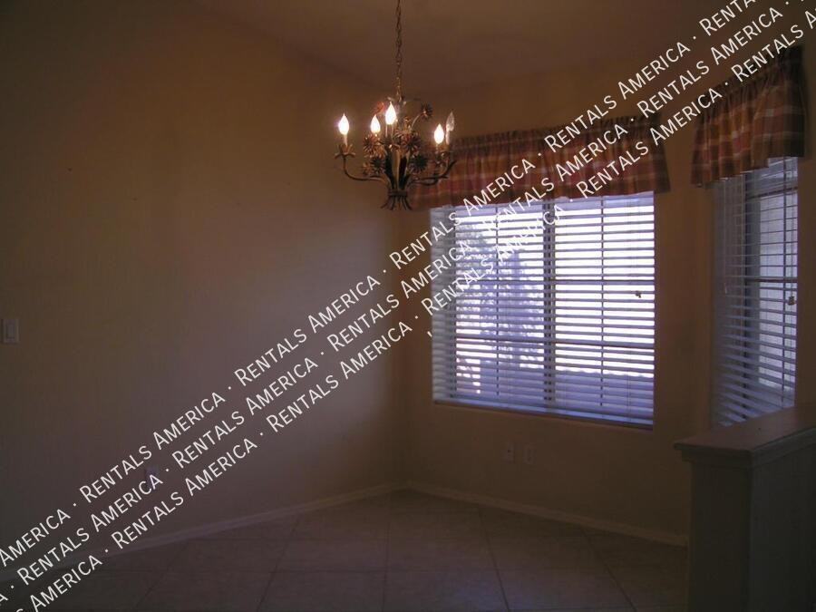 13182 W Cypress St - Photo 3 of 14
