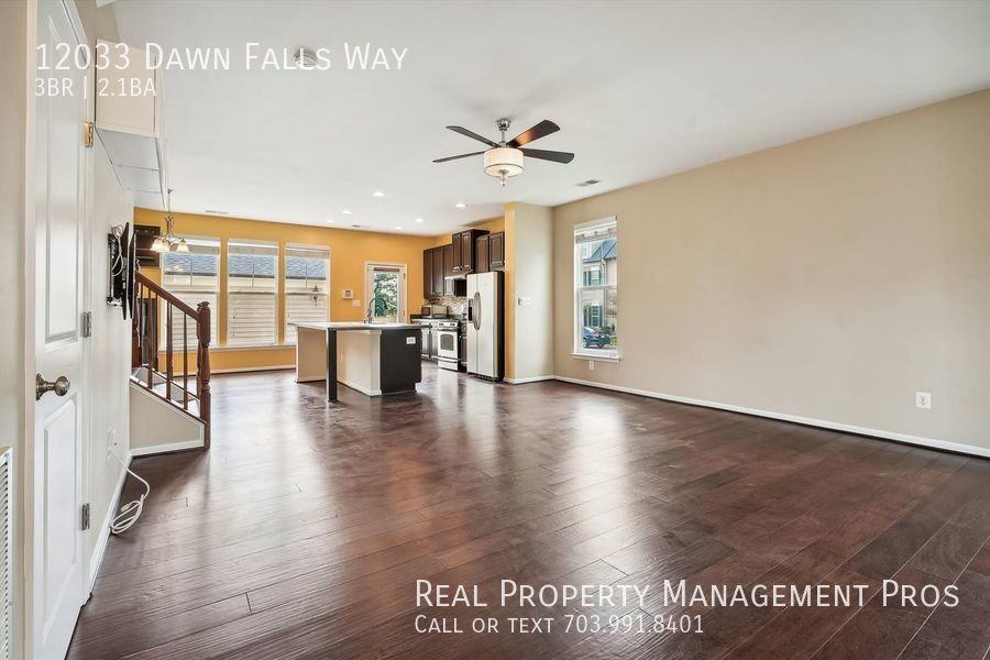 12033 Dawn Falls Way - Photo 4 of 31
