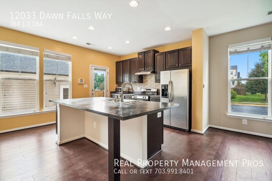 12033 Dawn Falls Way - Photo 5 of 31