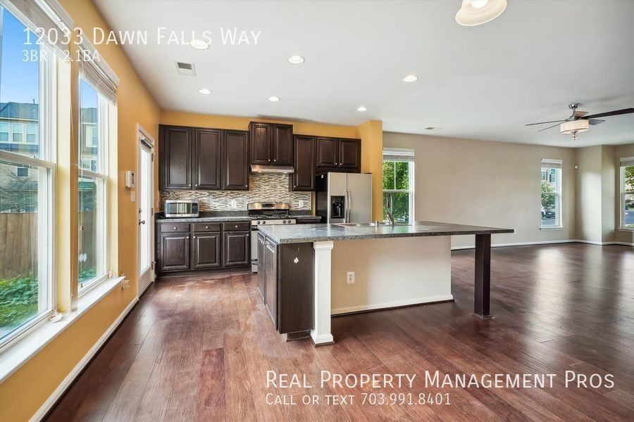 12033 Dawn Falls Way - Photo 6 of 31