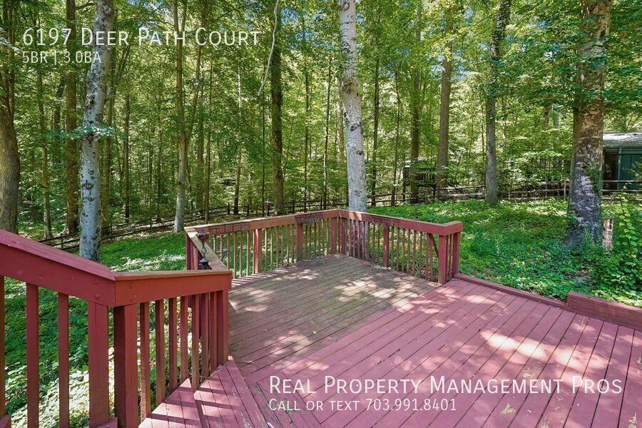 6197 Deer Path Ct - Photo 4 of 45