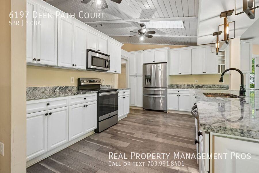 6197 Deer Path Ct - Photo 6 of 45