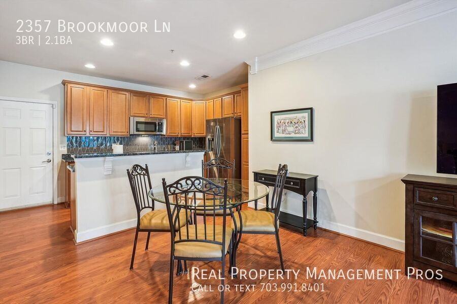 2357 Brookmoor Ln - Photo 5 of 39