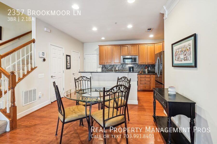 2357 Brookmoor Ln - Photo 6 of 39