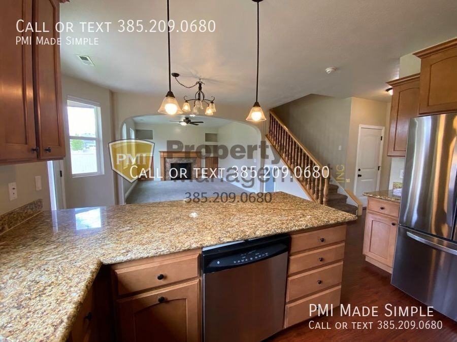 1376 S 740 E - Photo 3 of 24