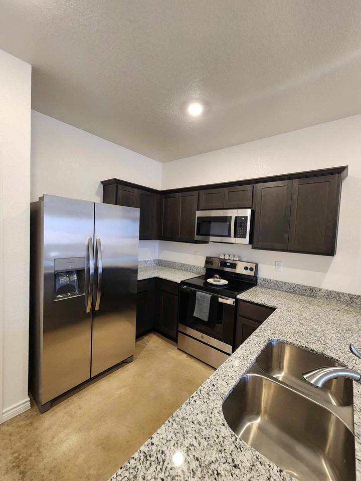 Beautiful Duplex for Rent  3 bedroom/2 bath – 1305 Concord Dr, Copperas Cove, TX - Photo 3 of 7