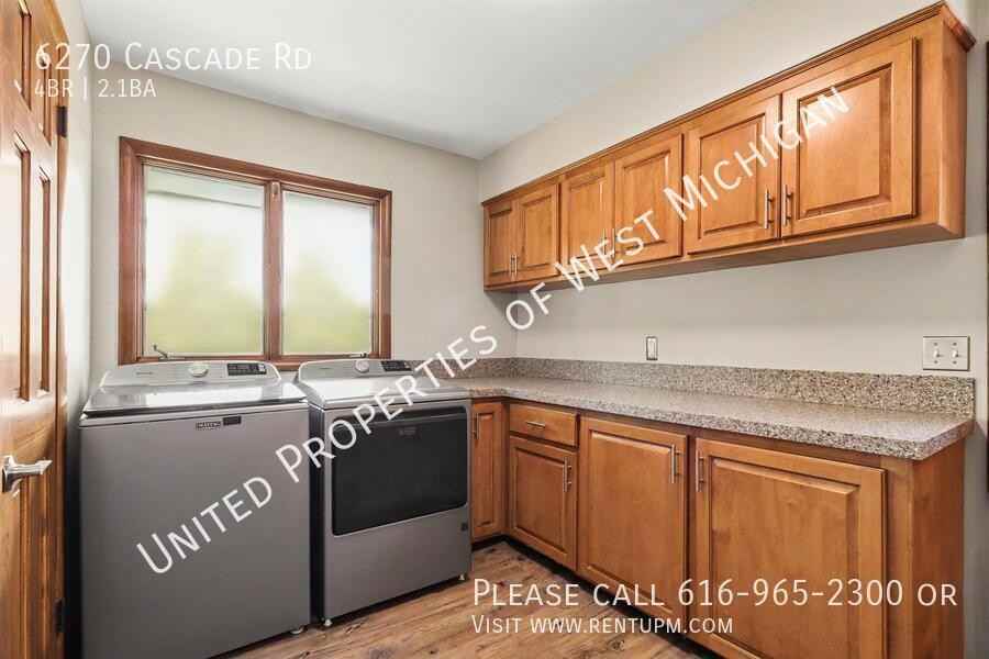 6270 Cascade Rd Se - Photo 3 of 18