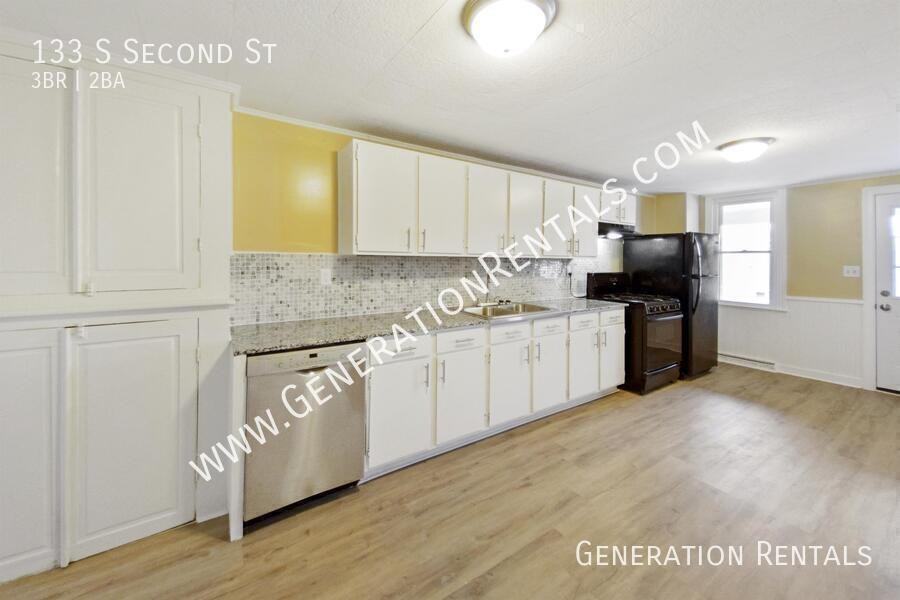 133 S 2nd St - Photo 3 of 12
