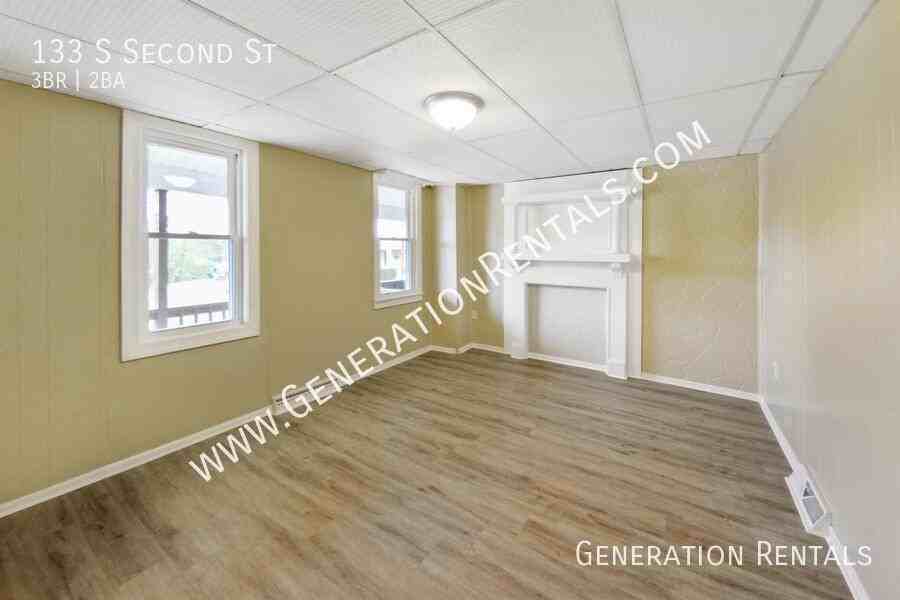 133 S 2nd St - Photo 5 of 12