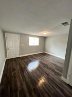 featured image of 919 34th Ave W #B