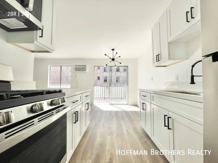 239 S Harvard Blvd #3 - Photo 5 of 13