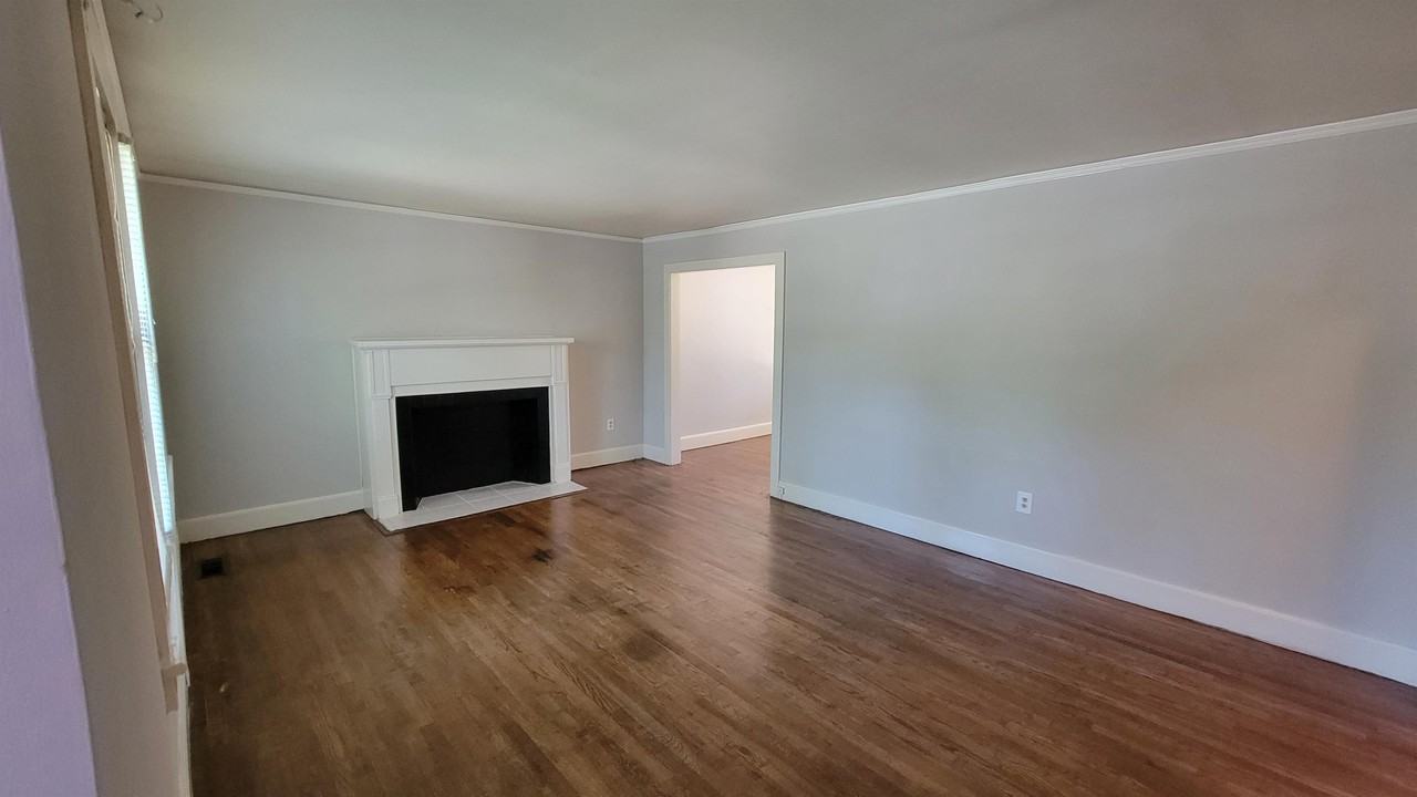 307 Jennings Ave #1 - Photo 2 of 12