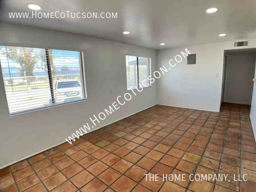 601 S Bryant Ave Unit B #A - Photo 4 of 28