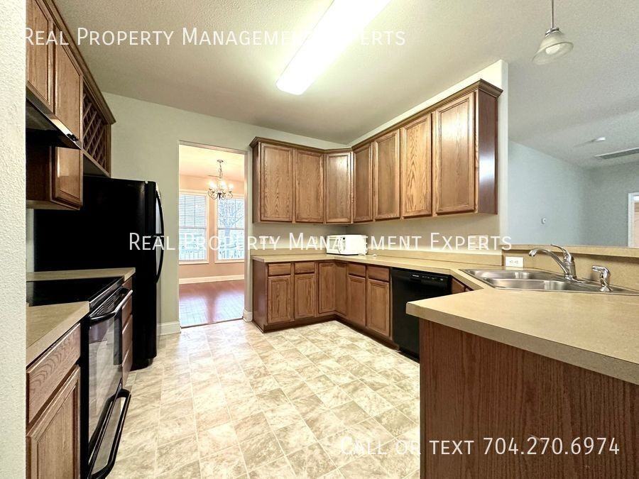9824 Coatbridge Dr - Photo 2 of 24