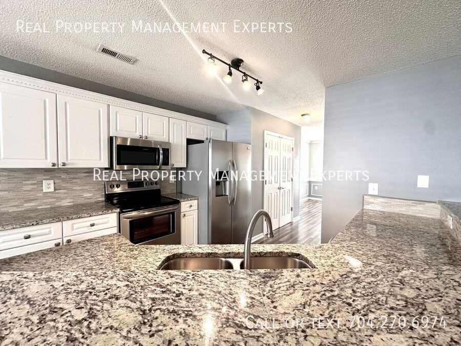 7603 Rolling Meadows Ln - Photo 5 of 26