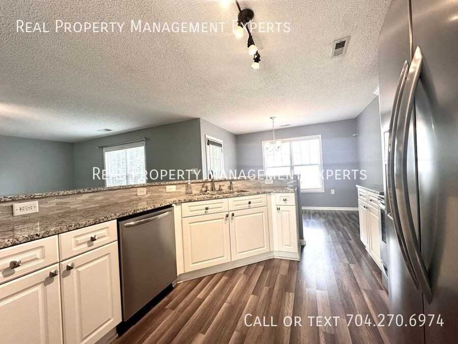 7603 Rolling Meadows Ln - Photo 6 of 26