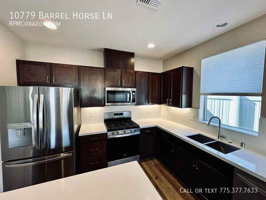 10779 Barrel Horse Ln - Photo 3 of 19