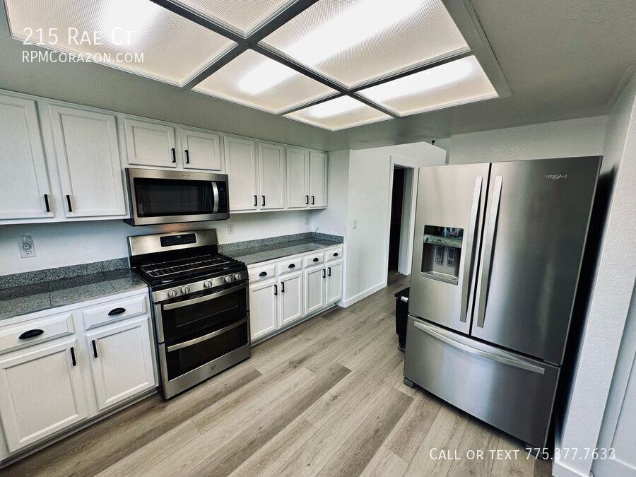 215 Rae Ct - Photo 7 of 32