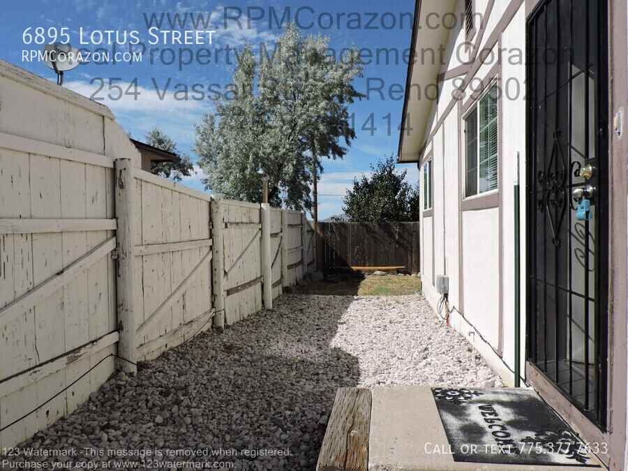 6895 Lotus St - Photo 2 of 22