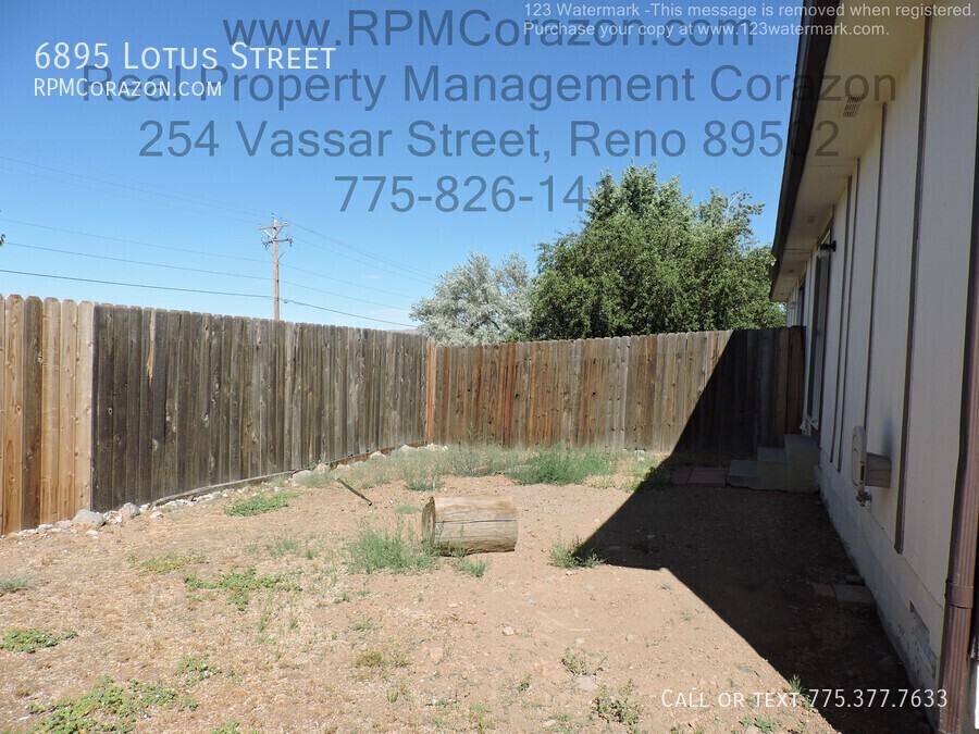 6895 Lotus St - Photo 3 of 22