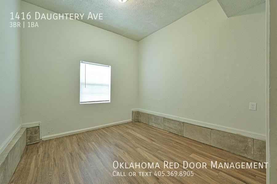 1416 Daughtery Ave - Photo 5 of 20