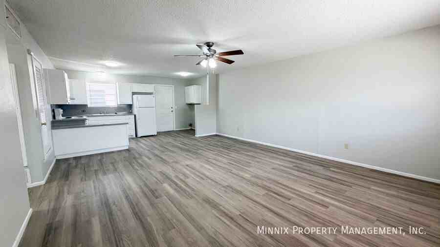 2411 W 19th St #B - Photo 2 of 13