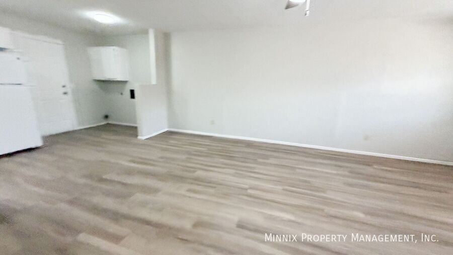2411 W 19th St #B - Photo 5 of 13