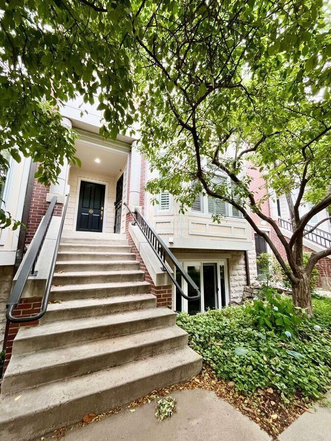 45 Jackson St #C - Photo 3 of 19