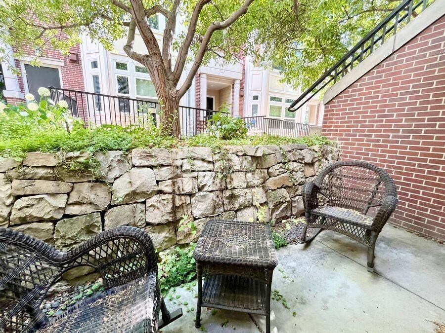 45 Jackson St #C - Photo 4 of 19