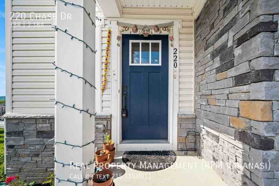 220 Chase Dr - Photo 3 of 45