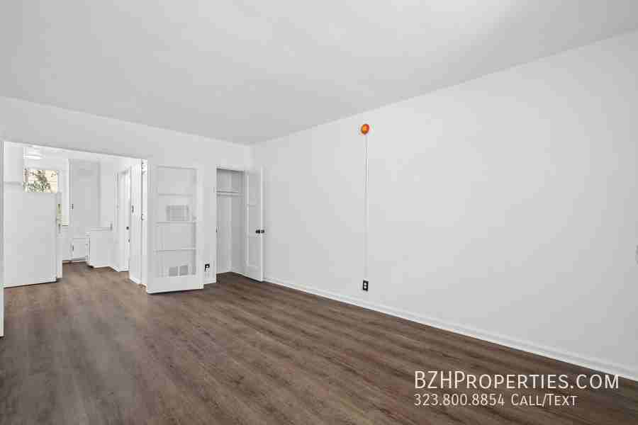 4010 Los Feliz Blvd #7 - Photo 3 of 9