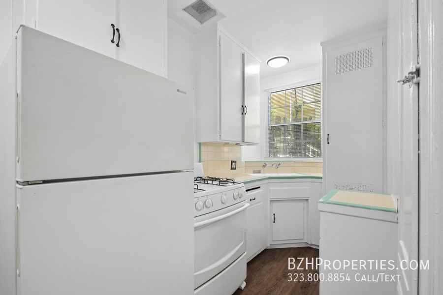 4010 Los Feliz Blvd #7 - Photo 5 of 9