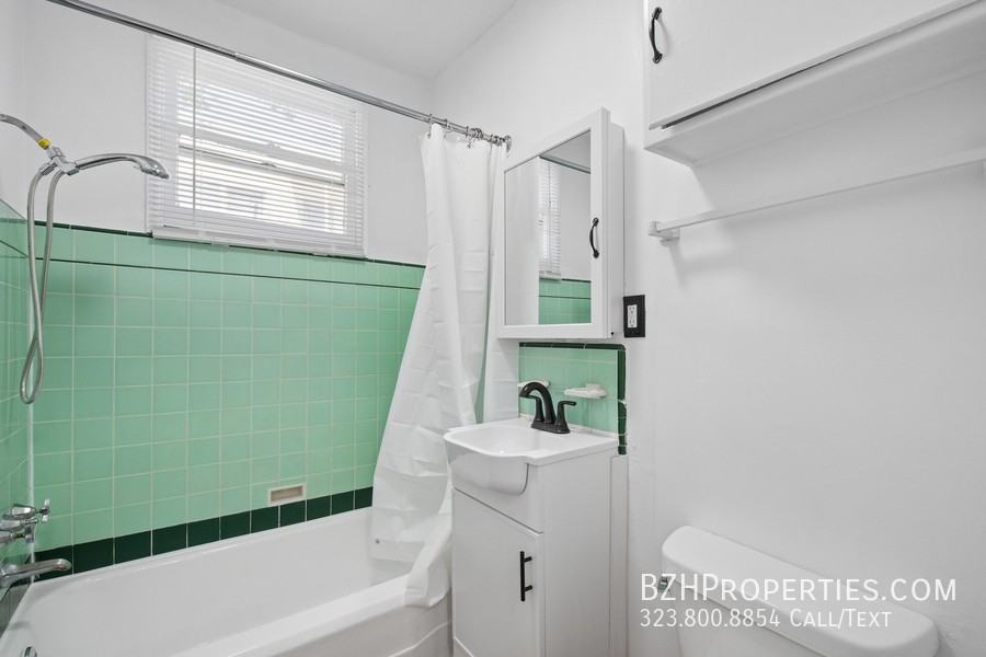 4010 Los Feliz Blvd #7 - Photo 7 of 9