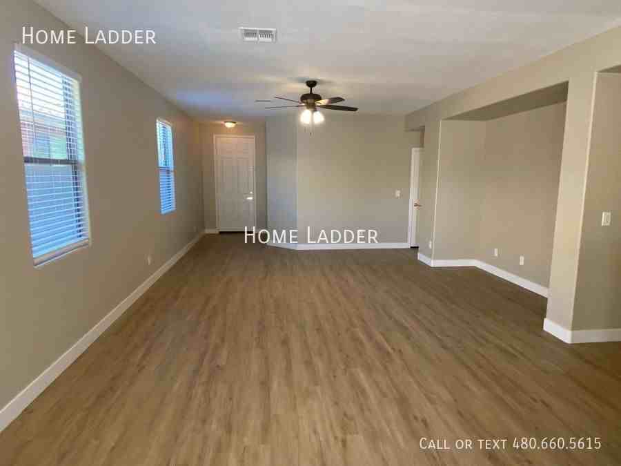 1836 W Kuralt Dr - Photo 2 of 24
