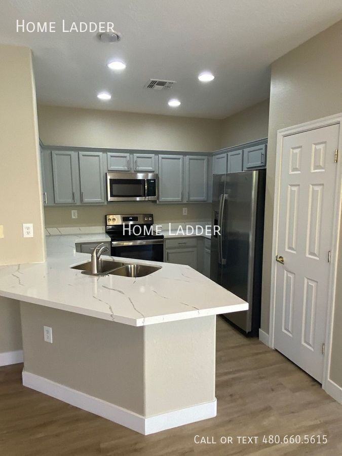 1836 W Kuralt Dr - Photo 5 of 24