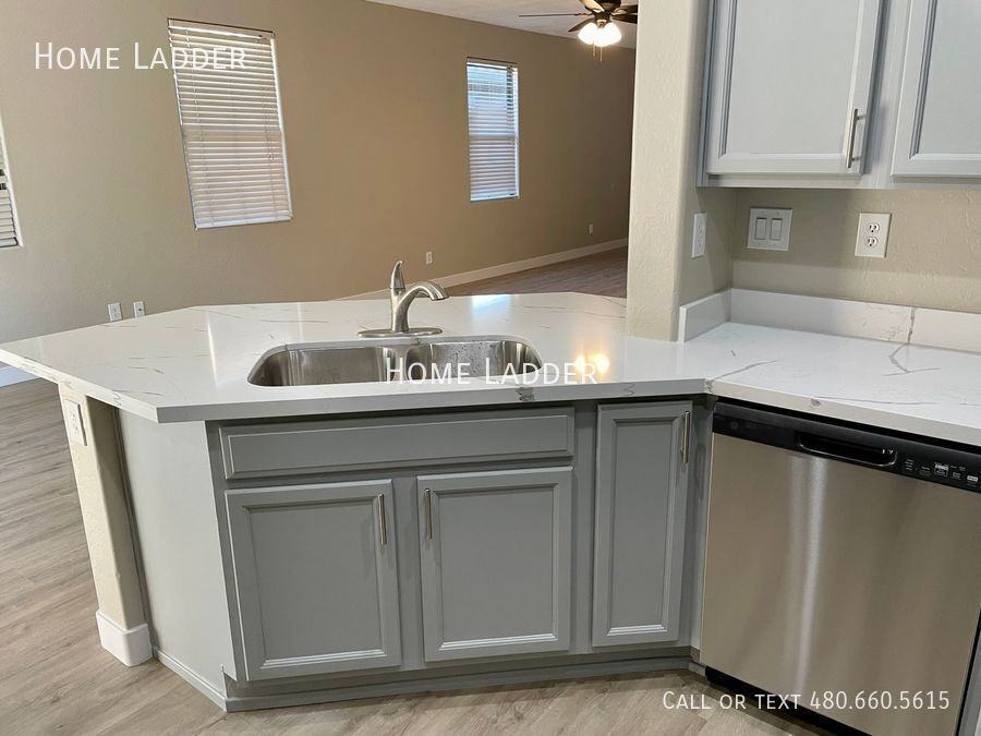 1836 W Kuralt Dr - Photo 7 of 24