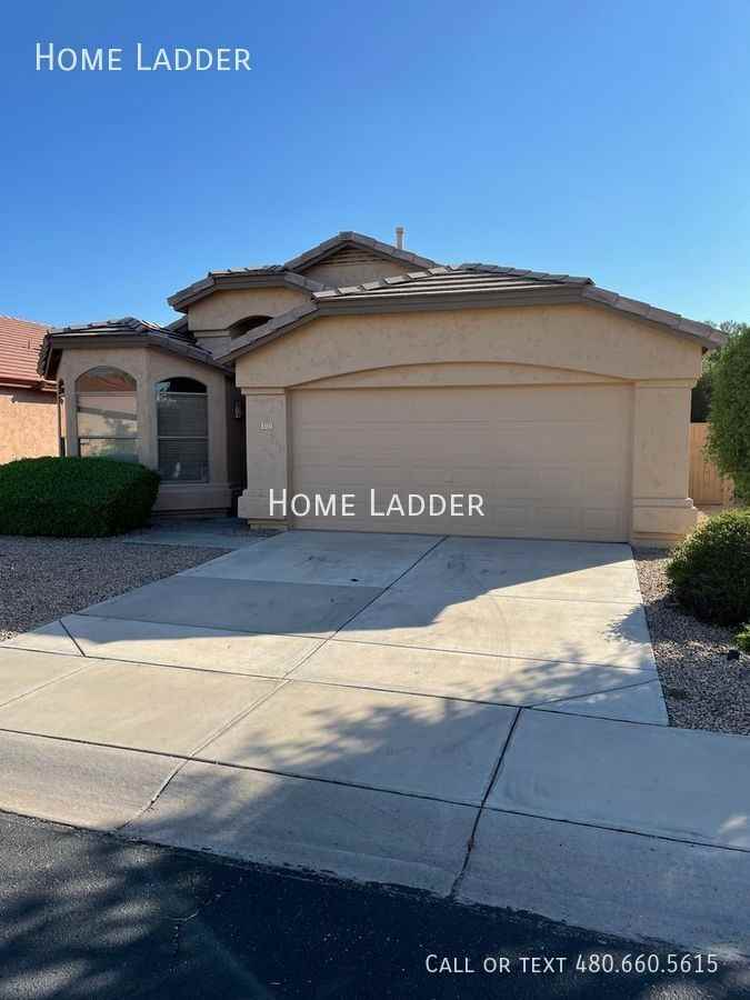 4723 E Weaver Rd - Photo 2 of 24